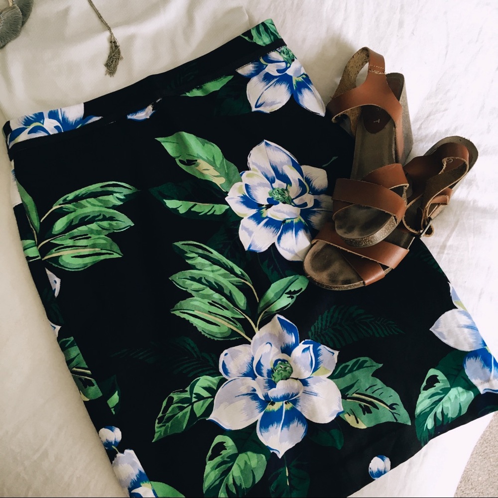 Banana Republic Floral Pencil Skirt